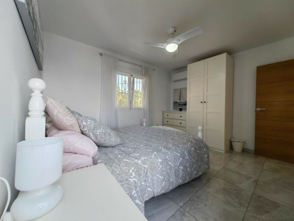 Detached Villa Estepona Málaga - image 47