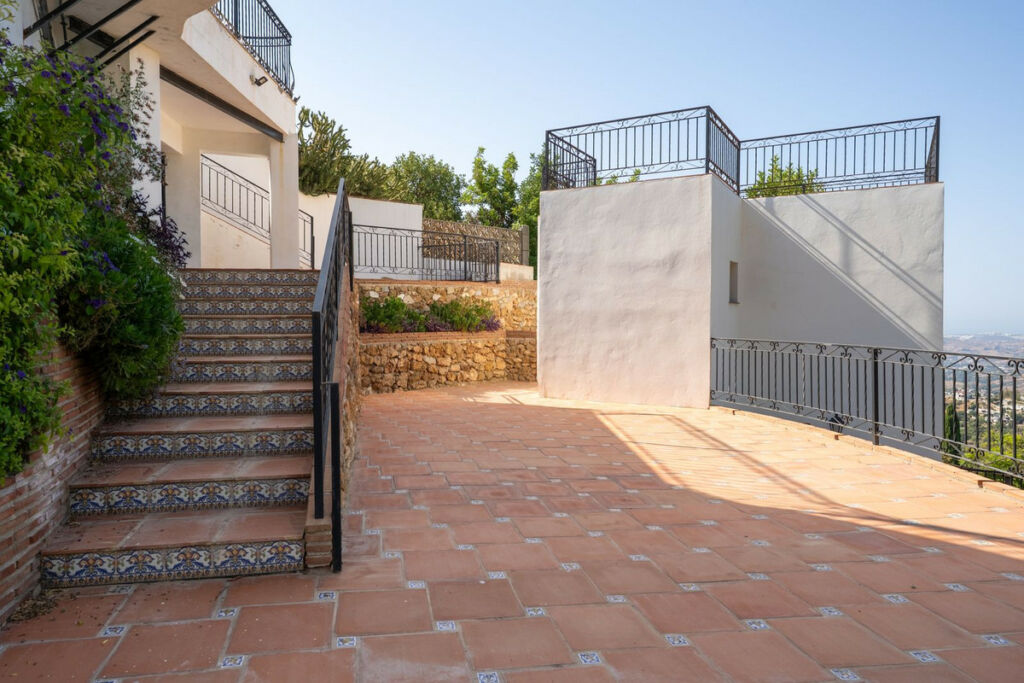 Detached Villa Mijas Málaga - image 47