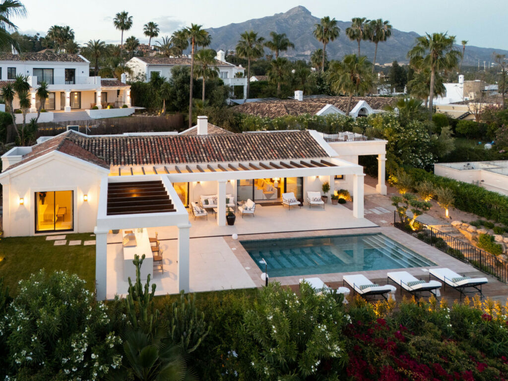 Detached Villa Nueva Andalucía Málaga - image 48