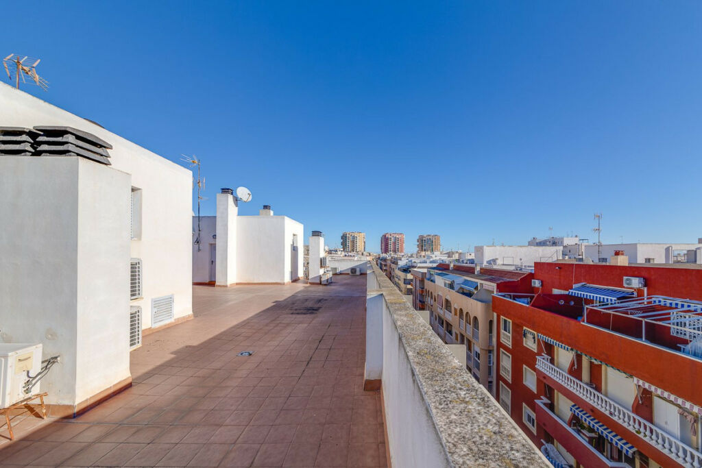 Middle Floor Apartment Torrevieja Alicante - image 47