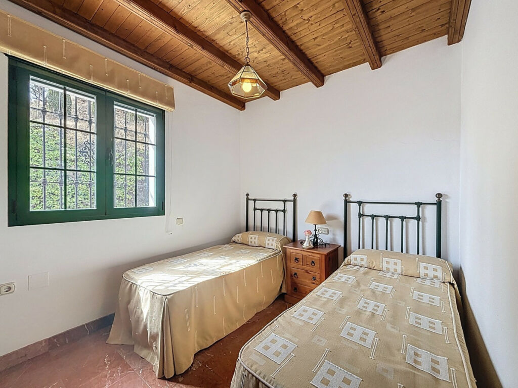 Detached Villa La Viñuela Málaga - image 49