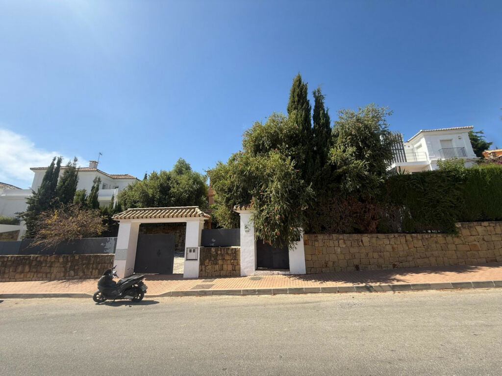 Townhouse Nueva Andalucía Málaga - image 49