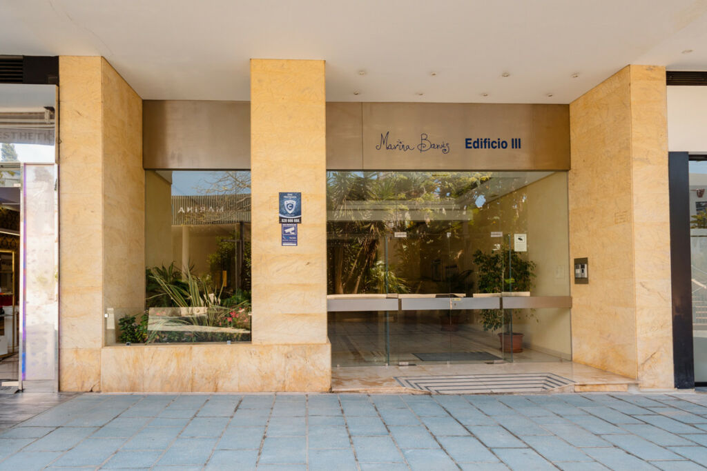 Middle Floor Apartment Puerto Banús Málaga - image 49