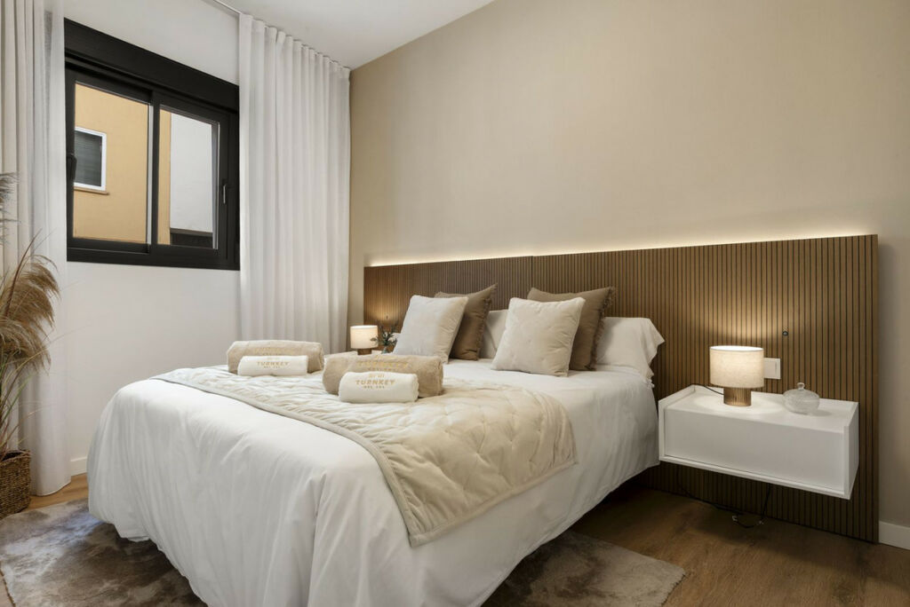 Middle Floor Apartment Estepona Málaga - image 5