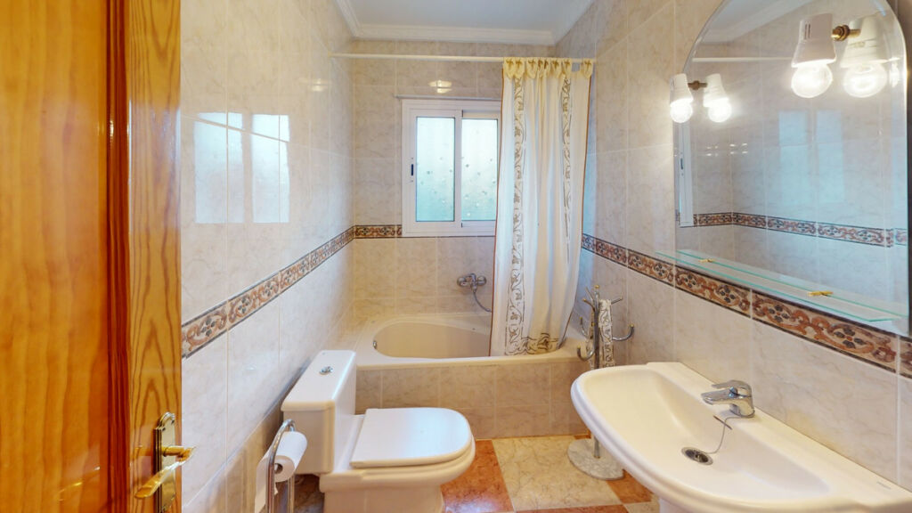Detached Villa Alcaucín Málaga - image 5