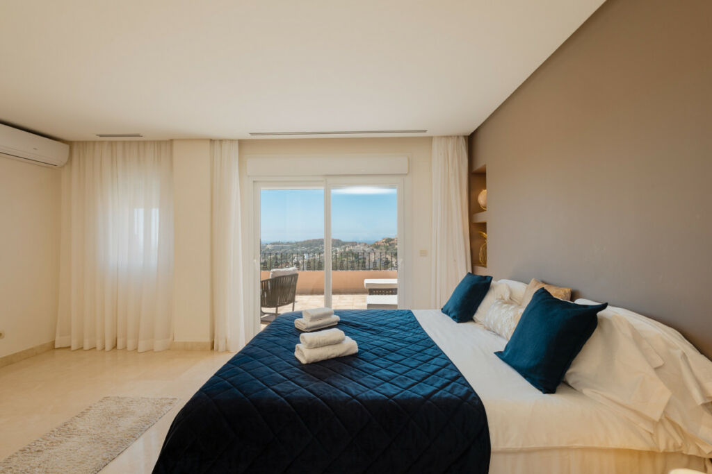 Penthouse Duplex Nueva Andalucía Málaga - image 5
