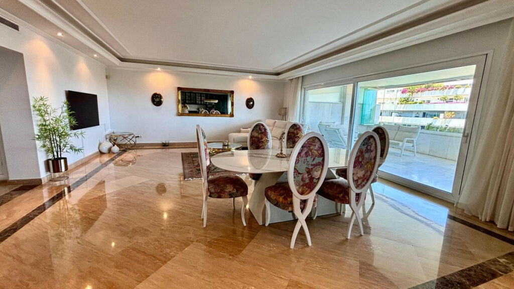 Middle Floor Apartment Marbella Málaga - image 5