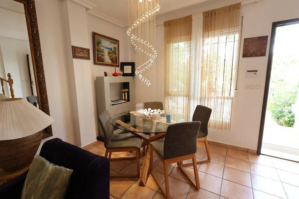 Detached Villa Cabo Roig Alicante - image 5