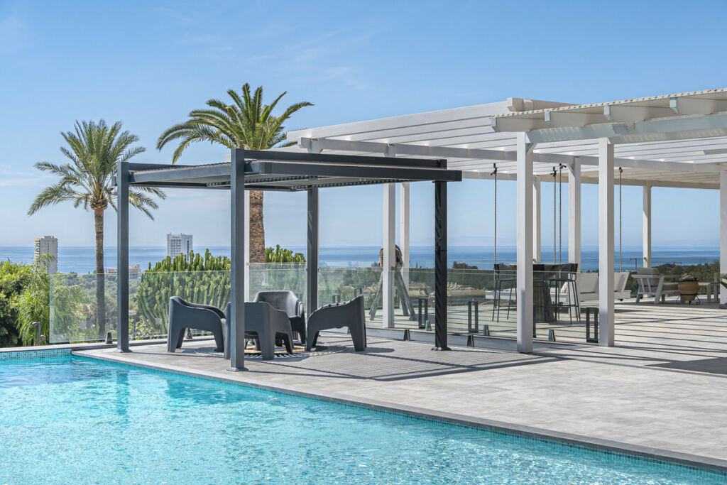 Detached Villa Elviria Málaga - image 3