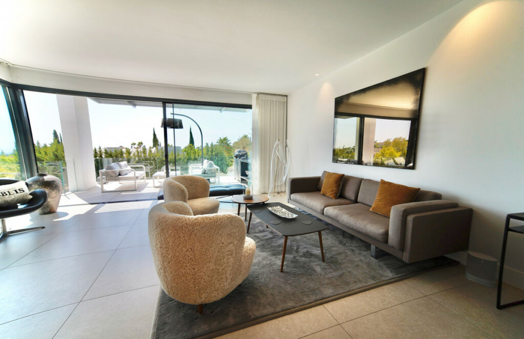 Middle Floor Apartment La Quinta Málaga - image 5