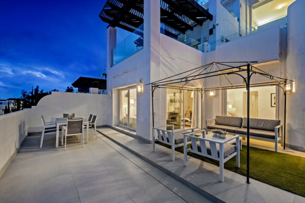 Middle Floor Apartment Benahavís Málaga - image 5