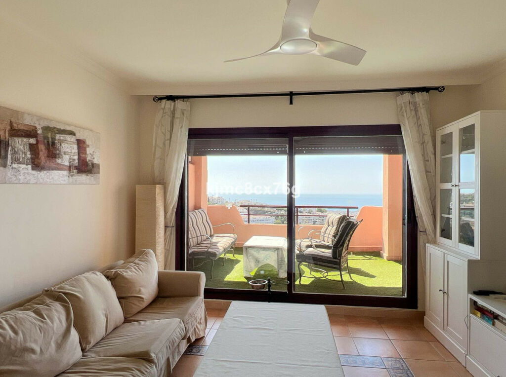 Middle Floor Apartment Calahonda Málaga - image 5