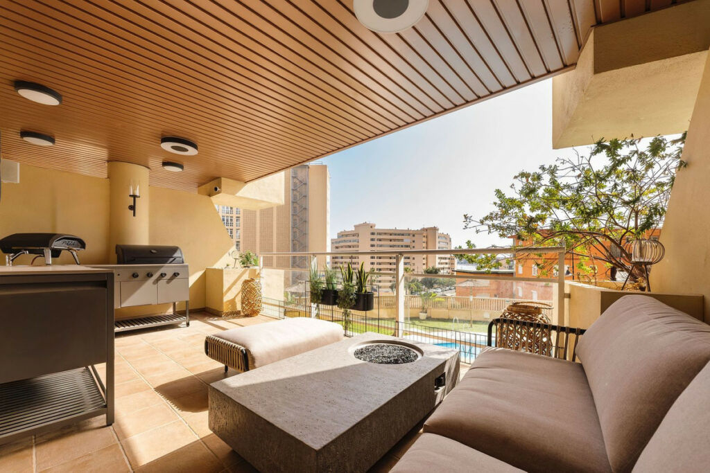 Middle Floor Apartment Torreblanca Málaga - image 5