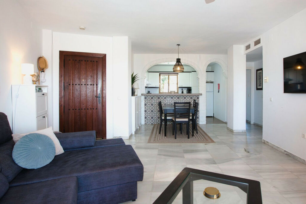 Middle Floor Apartment Mijas Costa Málaga - image 5