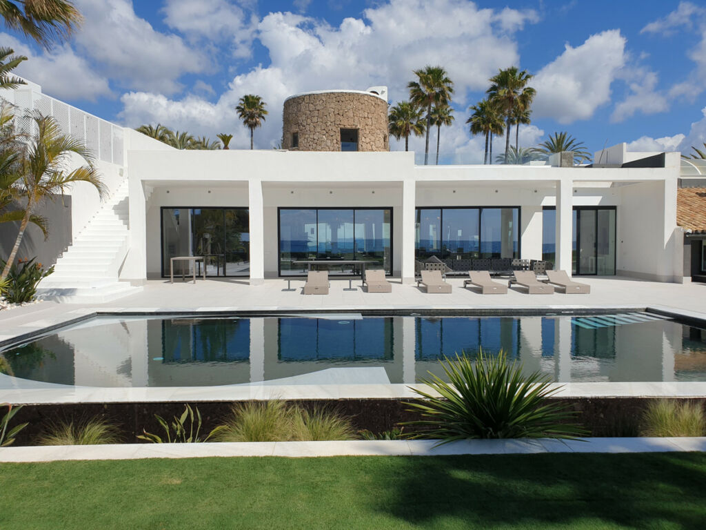 Detached Villa Los Monteros Málaga - image 5