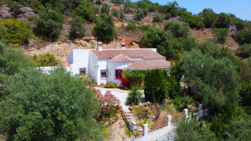 Detached Villa Comares Málaga - image 5