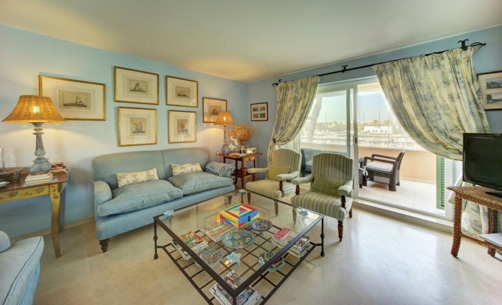 Middle Floor Apartment Sotogrande Marina Cádiz - image 5