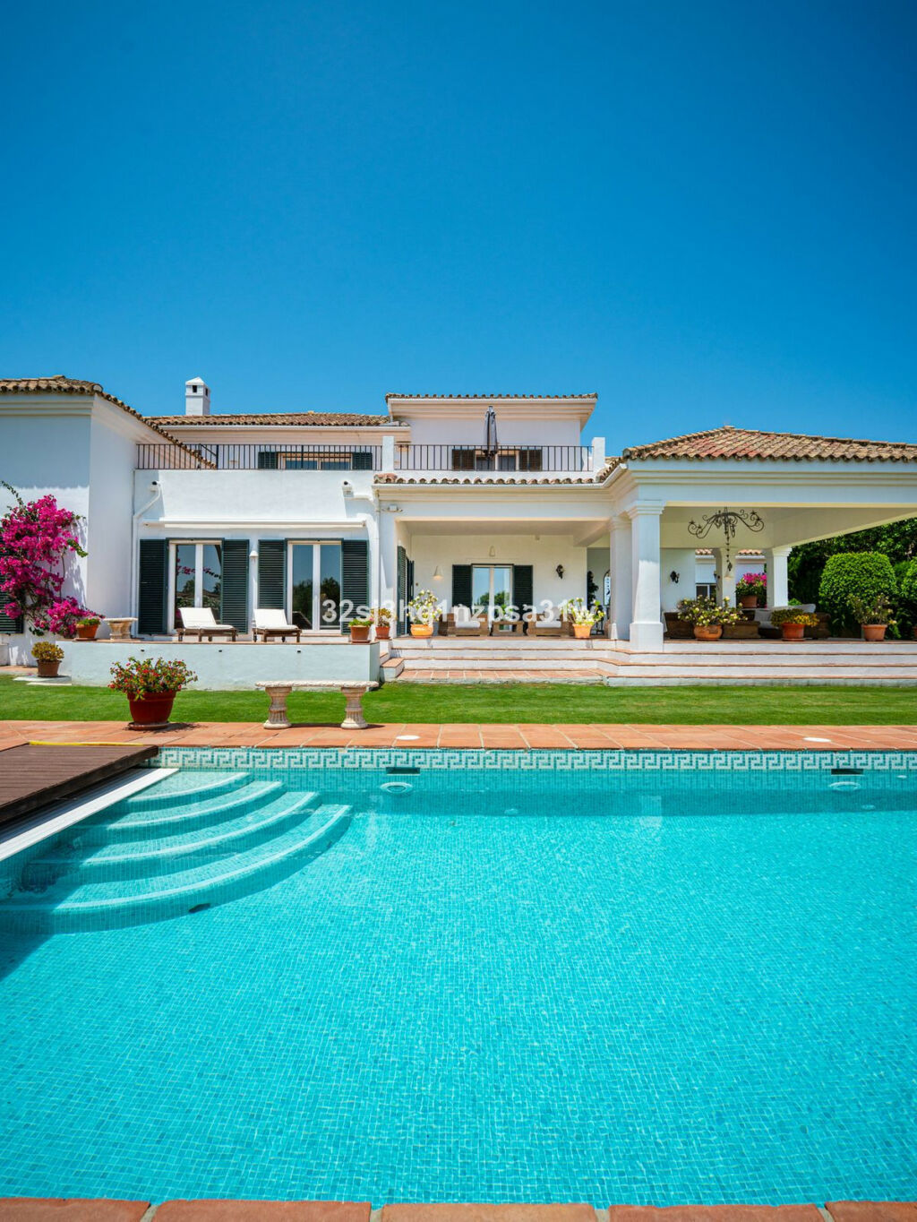 Detached Villa Sotogrande Cádiz - image 5