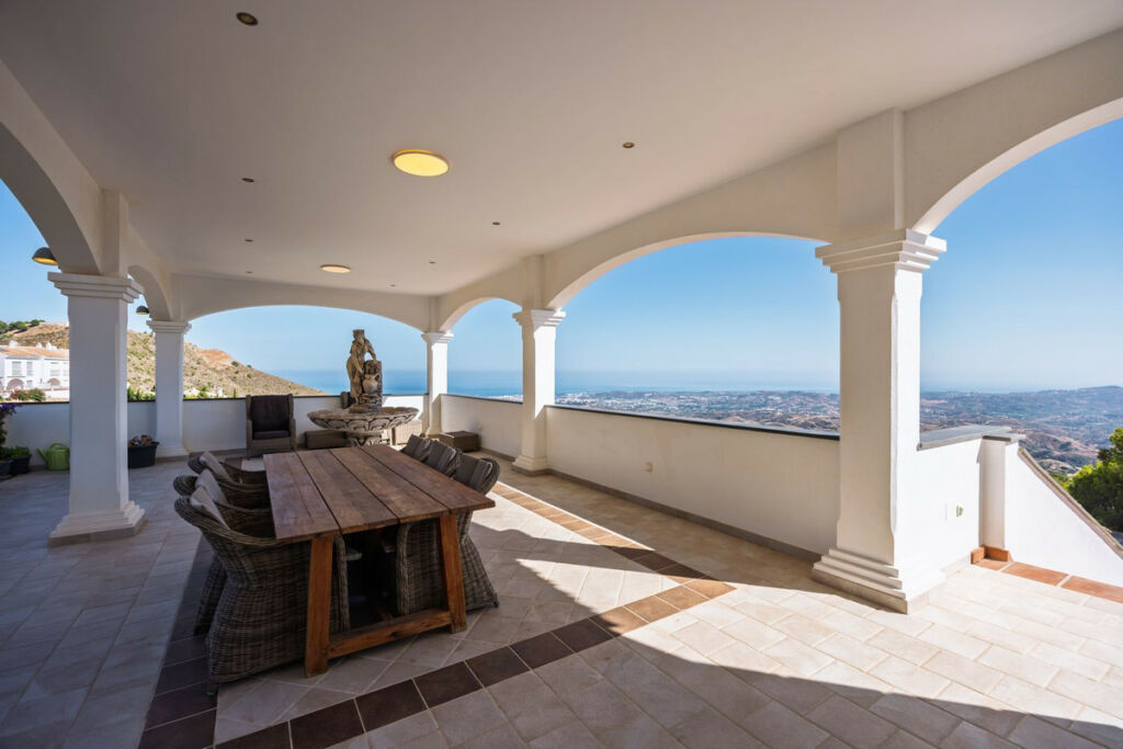 Detached Villa Mijas Málaga - image 5