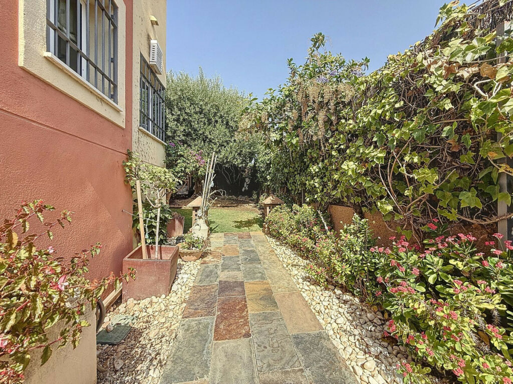 Detached Villa Torre del Mar Málaga - image 5