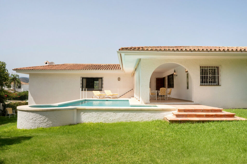 Detached Villa San Pedro de Alcántara Málaga - image 3
