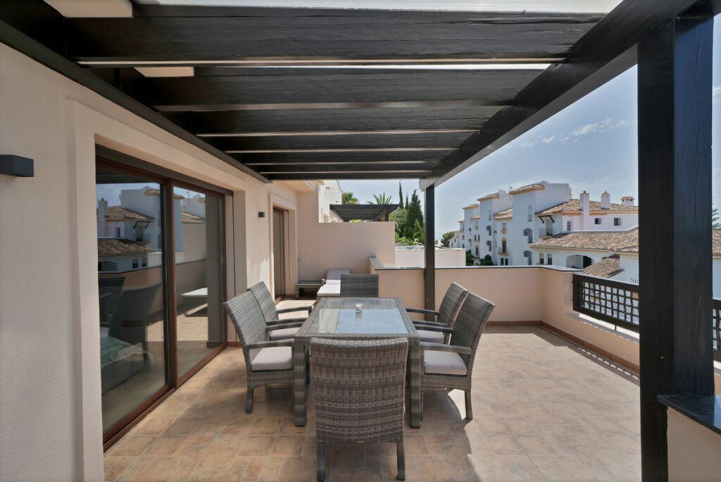 Penthouse Nueva Andalucía Málaga - image 4
