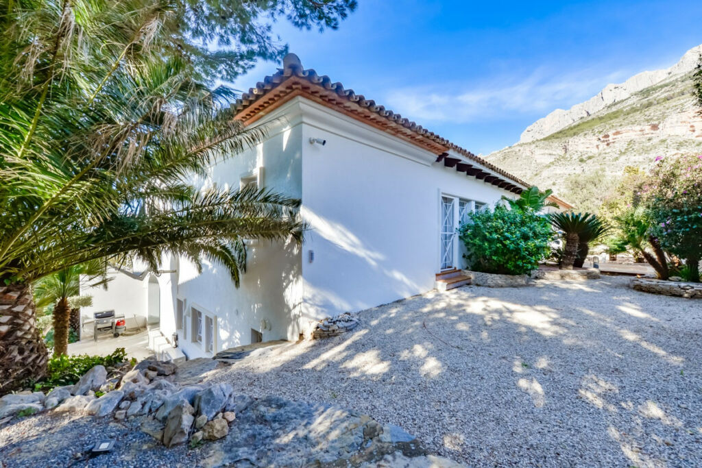 Detached Villa Altea Alicante - image 5