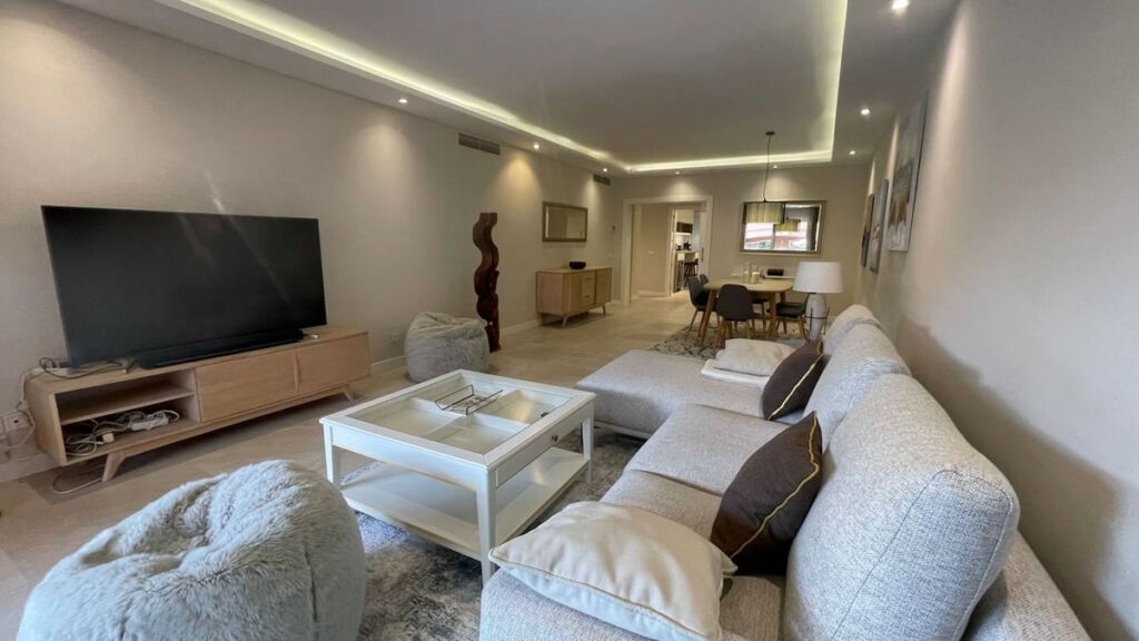 Ground Floor Apartment Puerto Banús Málaga - image 5