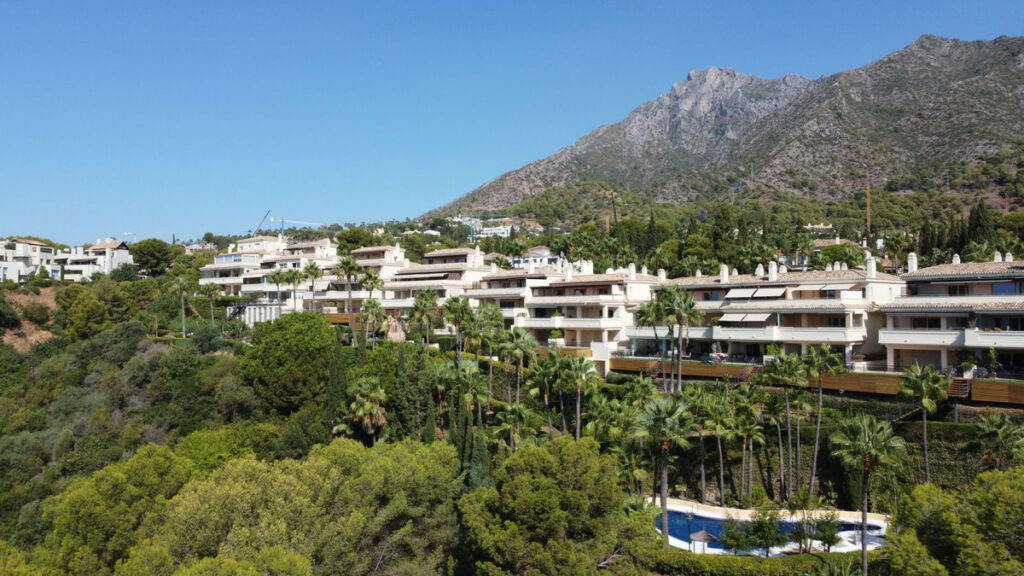 Ground Floor Apartment Sierra Blanca Málaga - image 5