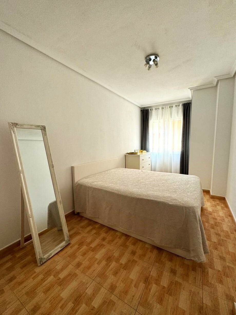 Middle Floor Apartment Playa de los Locos Alicante - image 5