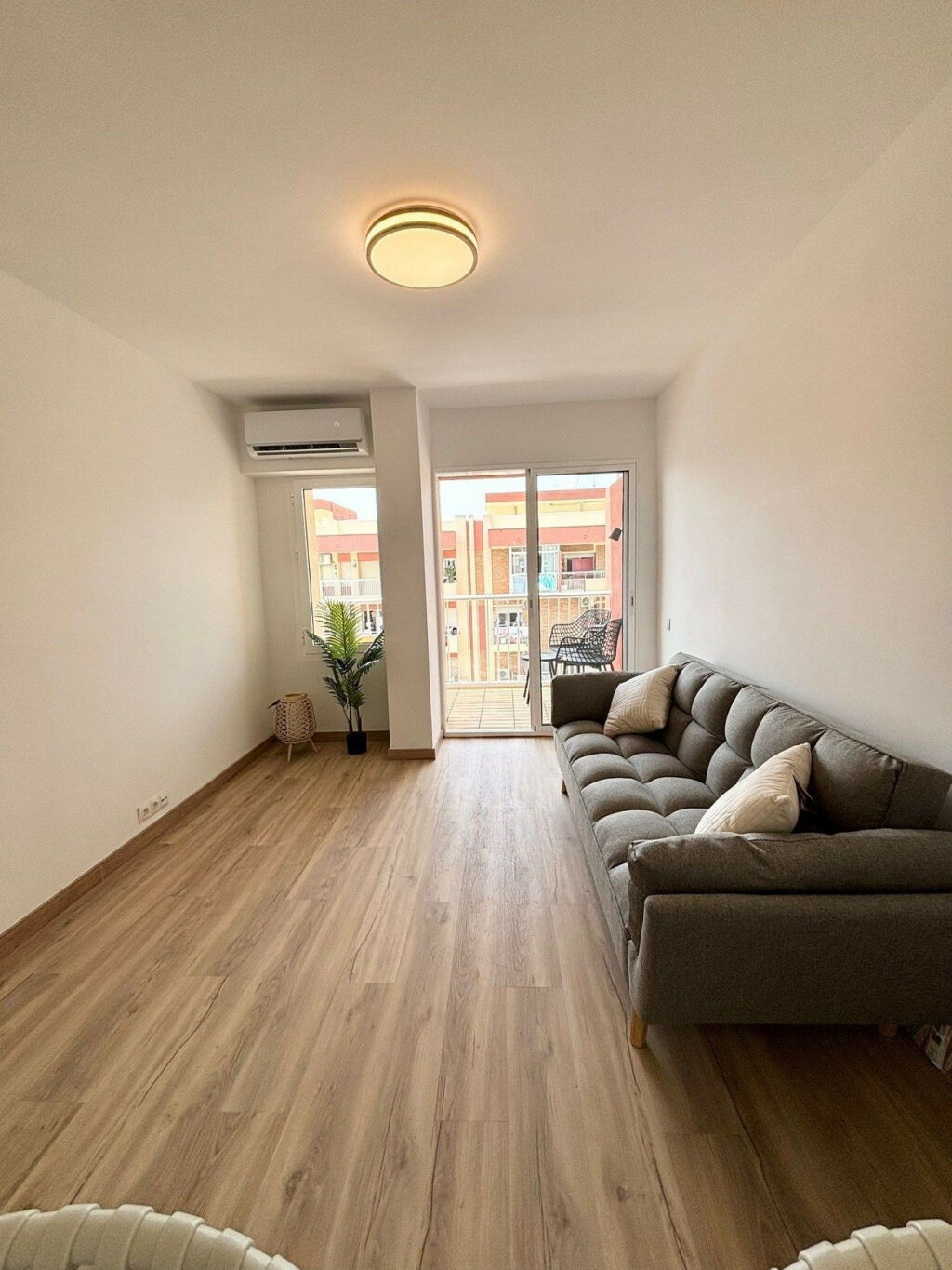 Middle Floor Apartment Benalmadena Costa Málaga - image 5