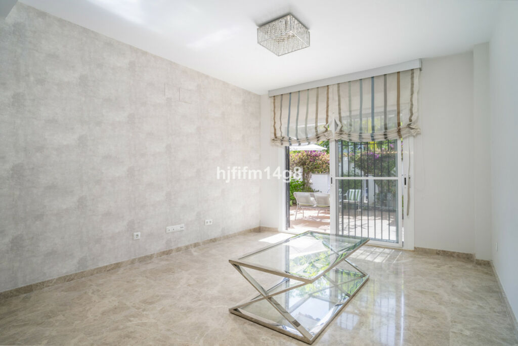 Ground Floor Apartment Nueva Andalucía Málaga - image 5