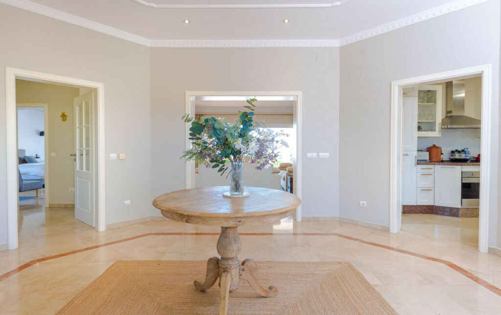 Detached Villa Benahavís Málaga - image 5