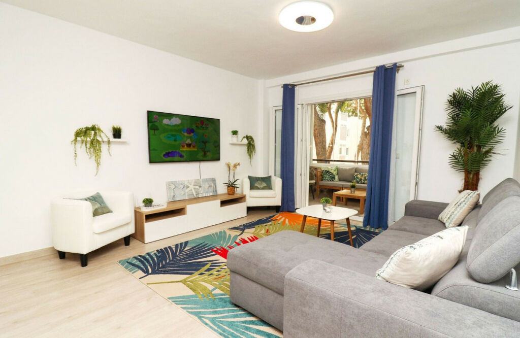 Middle Floor Apartment Calahonda Málaga - image 5