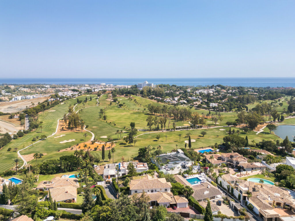 Detached Villa Benahavís Málaga - image 5