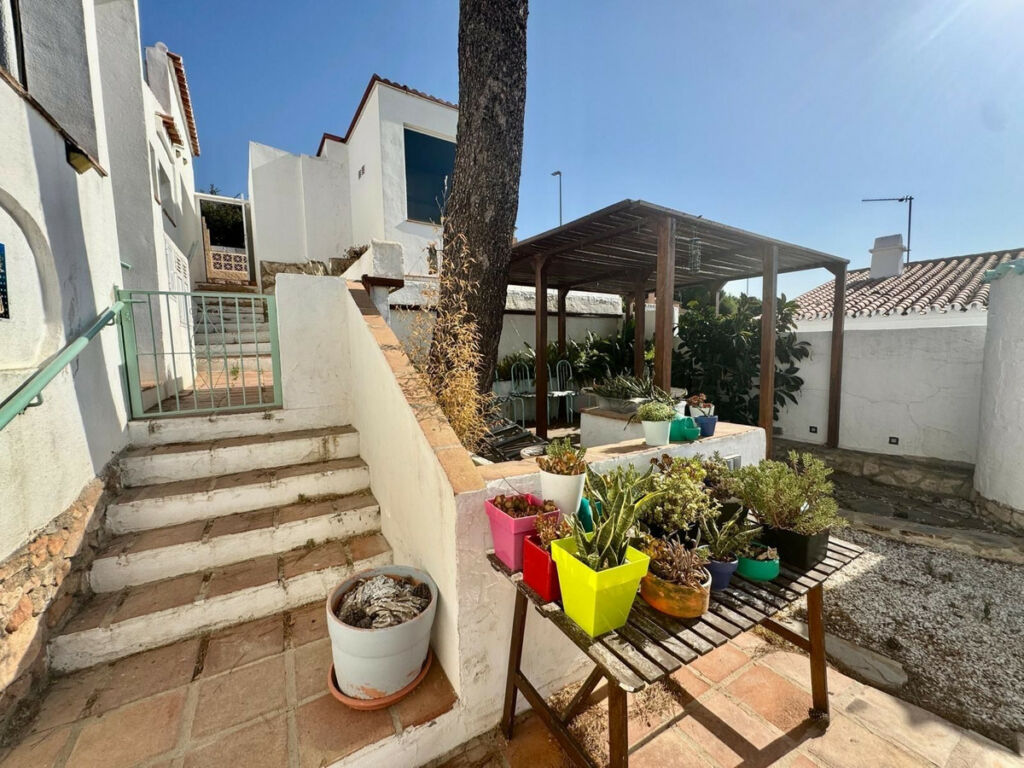 Detached Villa Benalmadena Pueblo Málaga - image 5