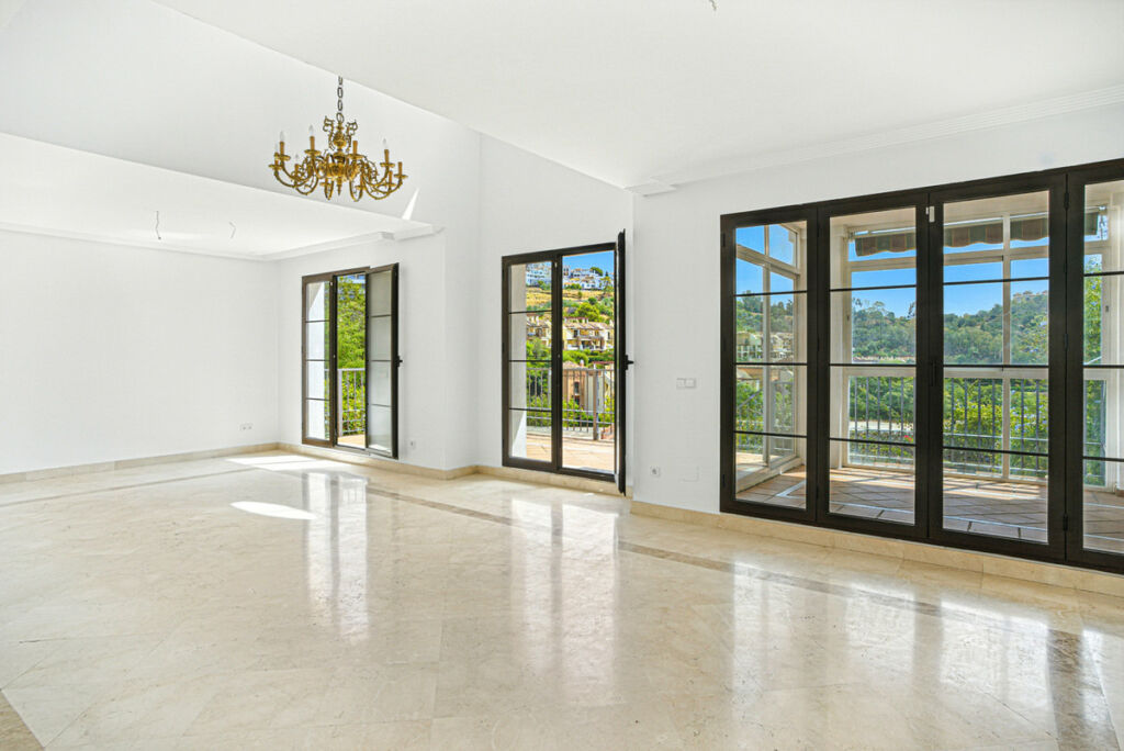 Townhouse Los Arqueros Málaga - image 5