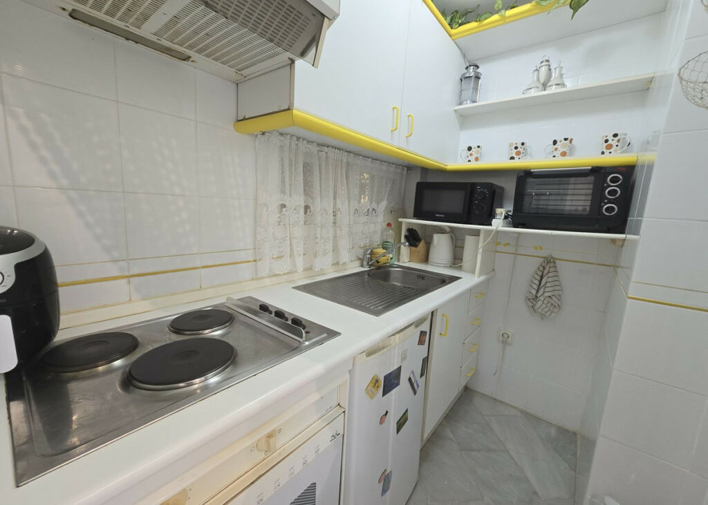 Ground Floor Apartment Calahonda Málaga - image 5