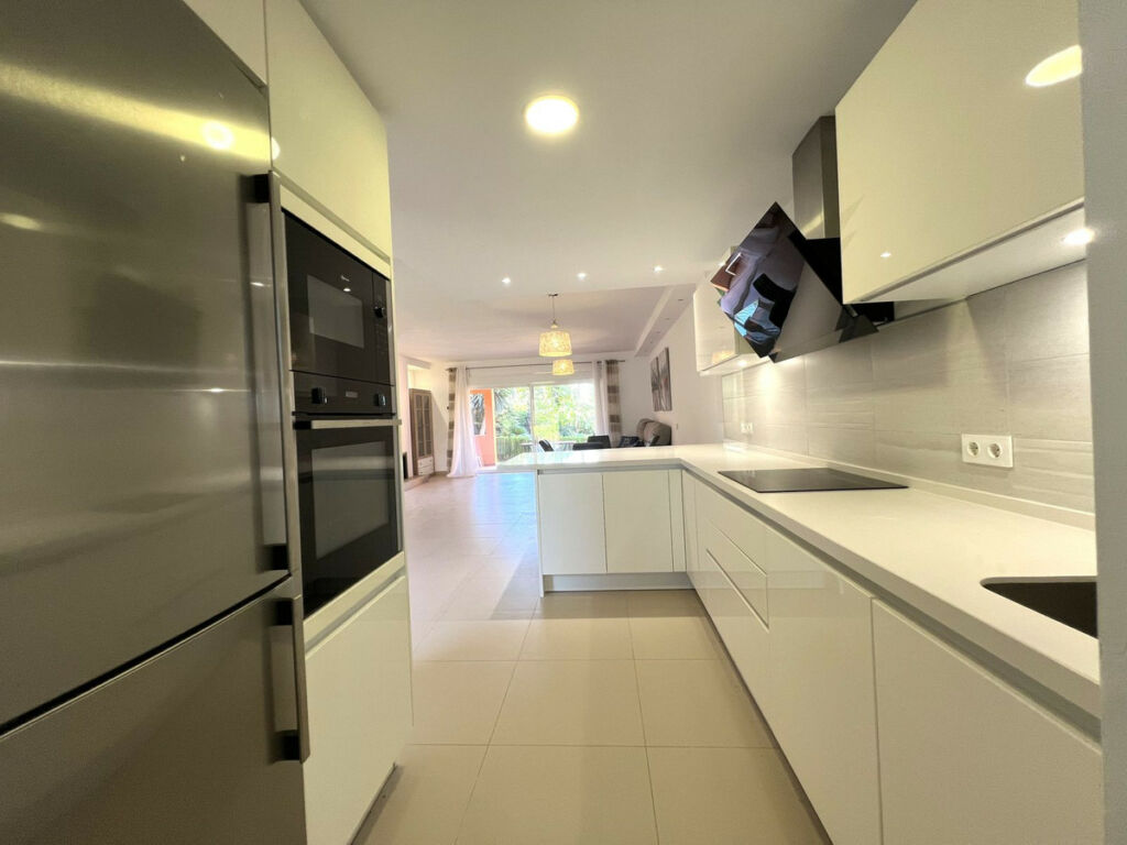 Townhouse Benahavís Málaga - image 5