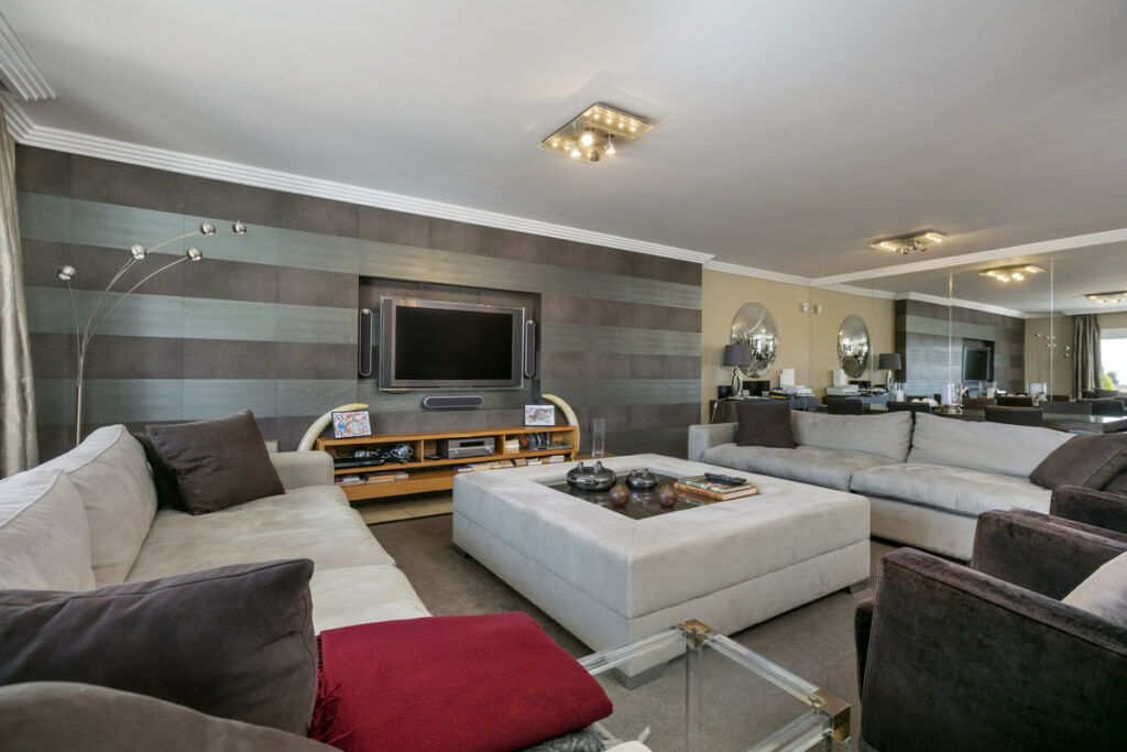 Middle Floor Apartment The Golden Mile Málaga - image 5