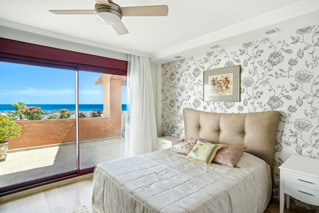 Townhouse Benahavís Málaga - image 5