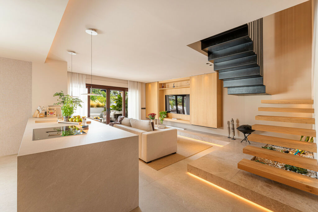 Penthouse Duplex The Golden Mile Málaga - image 5