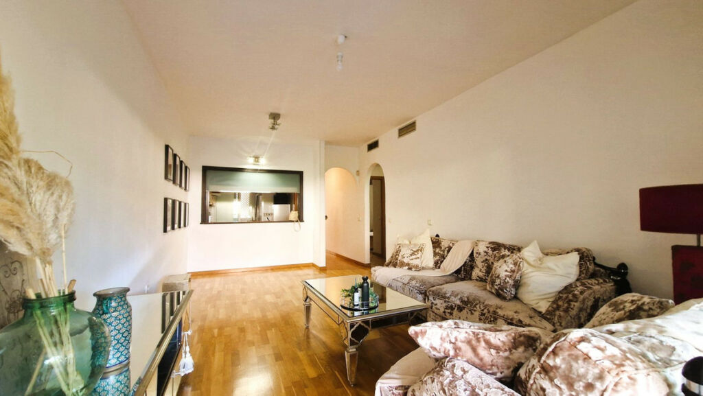 Ground Floor Apartment Nagüeles Málaga - image 5