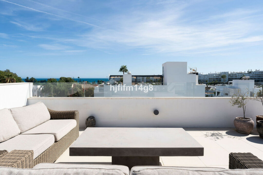 Detached Villa San Pedro de Alcántara Málaga - image 5