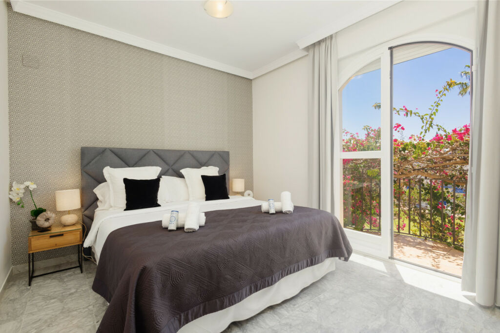 Townhouse Bahía de Marbella Málaga - image 5