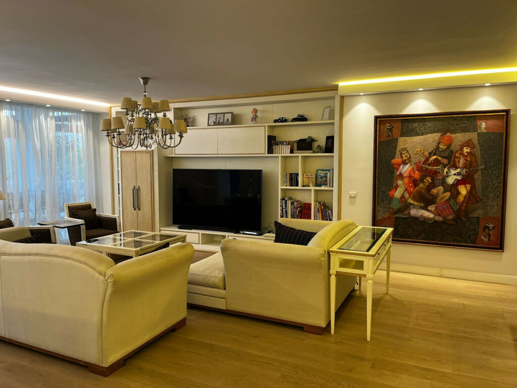 Middle Floor Apartment Puerto Banús Málaga - image 5