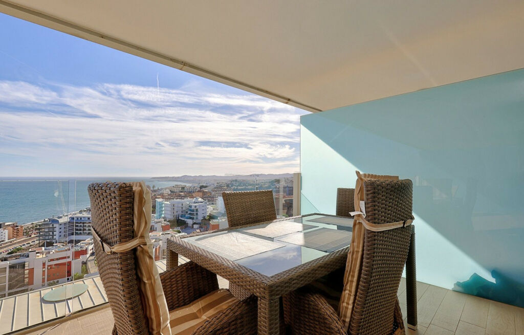 Middle Floor Apartment Fuengirola Málaga - image 5