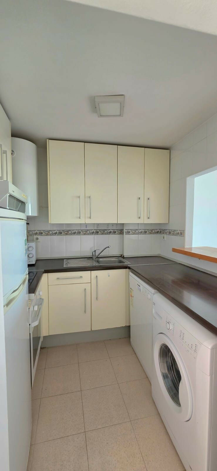 Middle Floor Apartment Casares Málaga - image 5