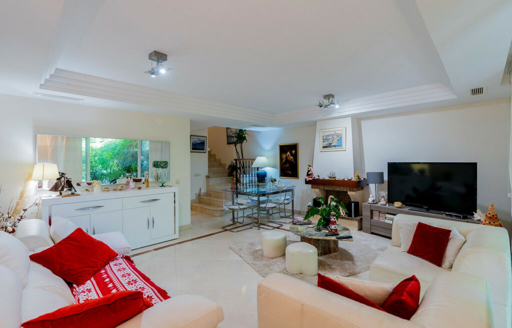 Semi-Detached House Riviera del Sol Málaga - image 5