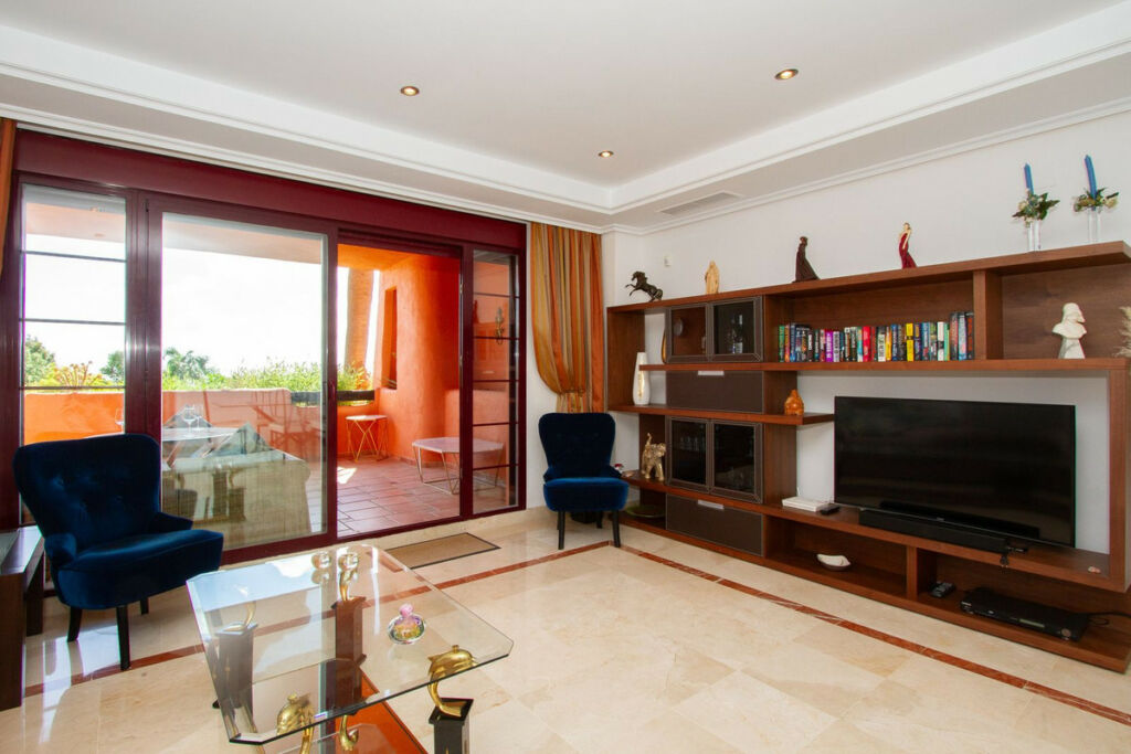Ground Floor Apartment La Mairena Málaga - image 5
